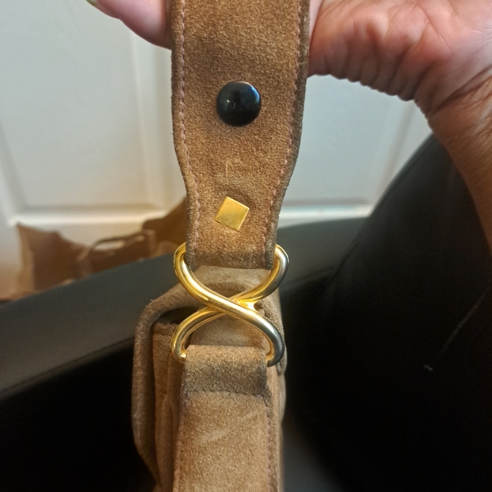 Vintage Yvonne Boutique Camel Colored Suede bag - Picture 9 of 16